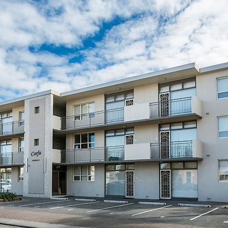 Glenelg Holiday Apartments - Corfu Adelaide Ruang foto