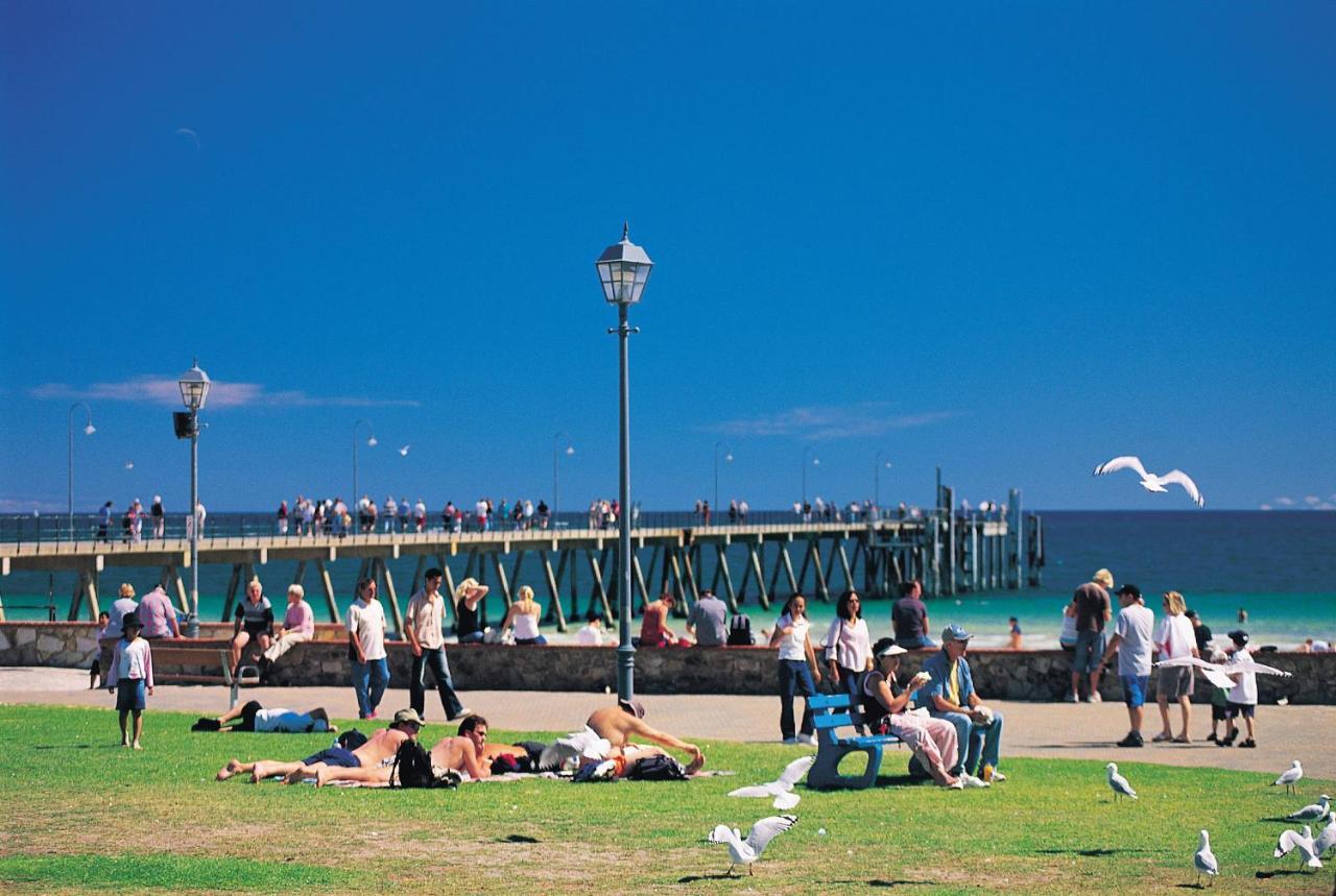 Glenelg Holiday Apartments - Corfu Adelaide Bagian luar foto