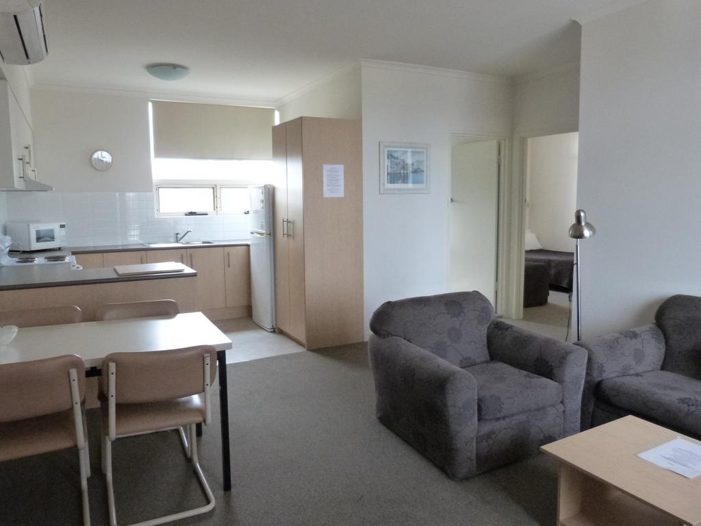 Glenelg Holiday Apartments - Corfu Adelaide Ruang foto