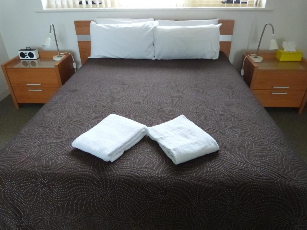 Glenelg Holiday Apartments - Corfu Adelaide Ruang foto