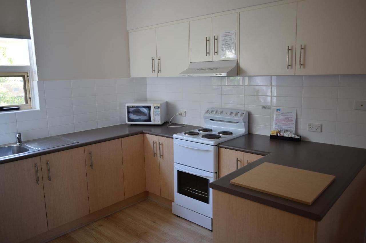 Glenelg Holiday Apartments - Corfu Adelaide Bagian luar foto
