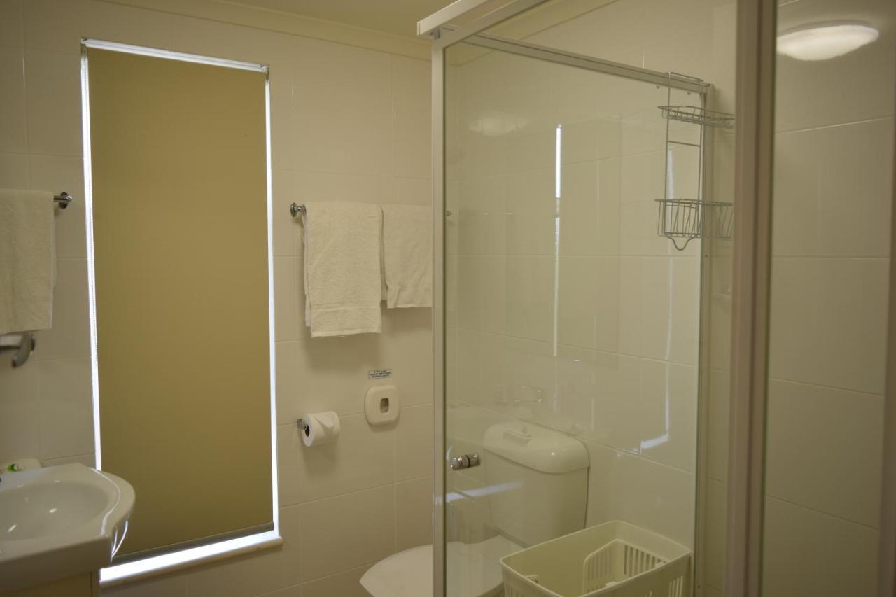 Glenelg Holiday Apartments - Corfu Adelaide Bagian luar foto